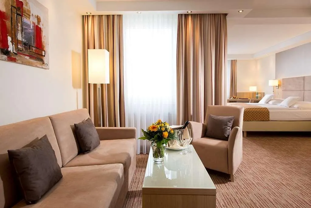 ***  Best Western Hotel Brunnenhof Weibersbrunn Germania